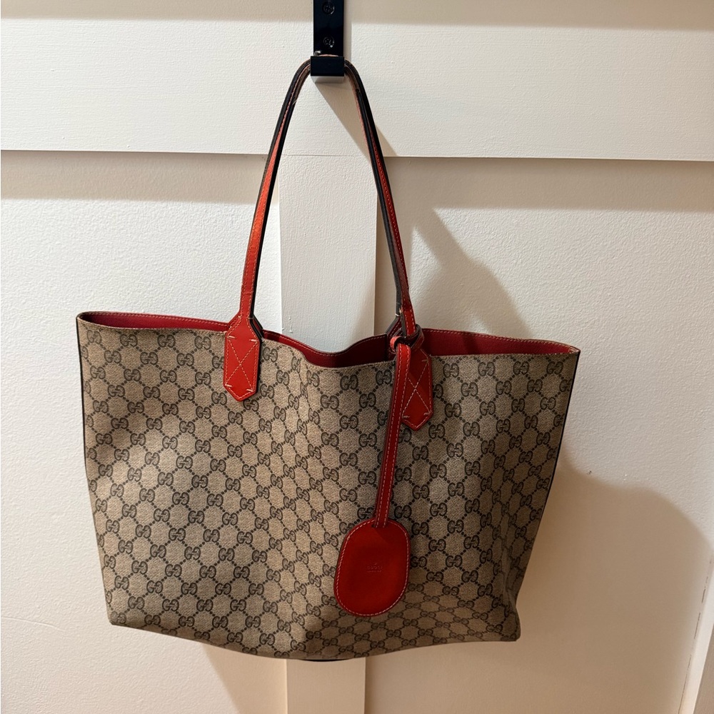 Gucci Reversible Beige and Red medium Tote Bag